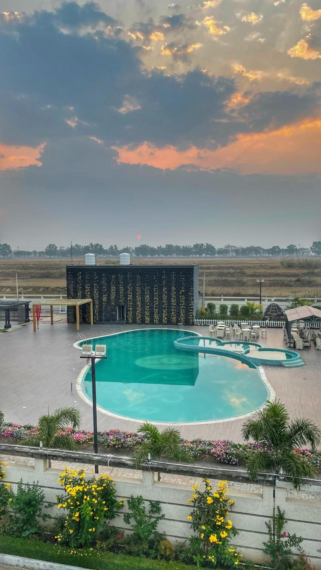 Kanke Resort Rātu Exteriér fotografie